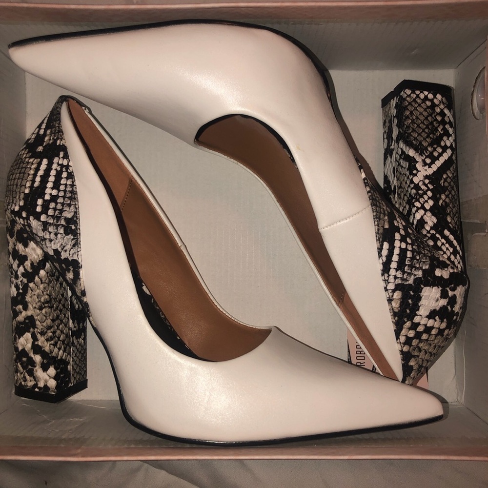 White/Snakeskin heels